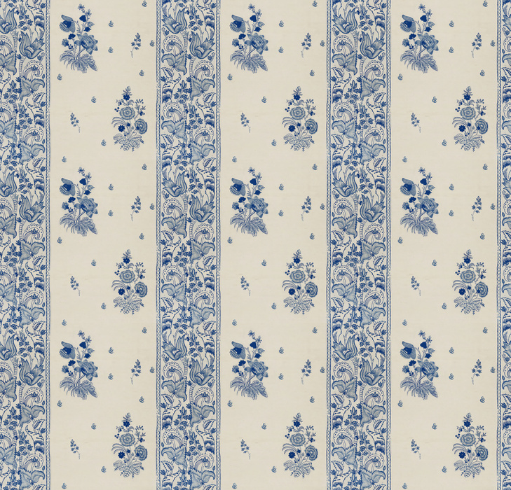 Kestrel Story Floral Wallpaper — Porcelain Blue