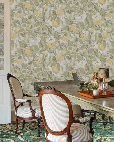 Roskell Gleam Floral Wallpaper — Champagne